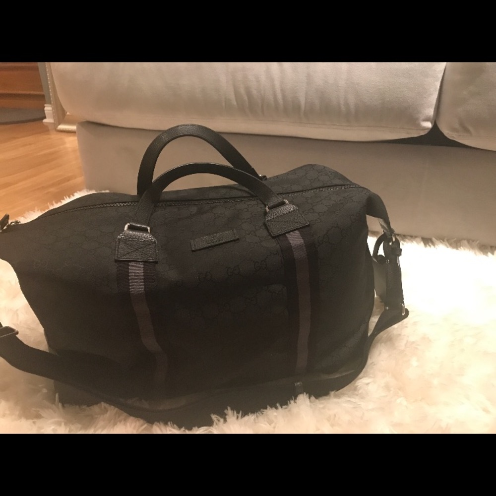 🚫SOLD‼️Gucci Duffle Bag